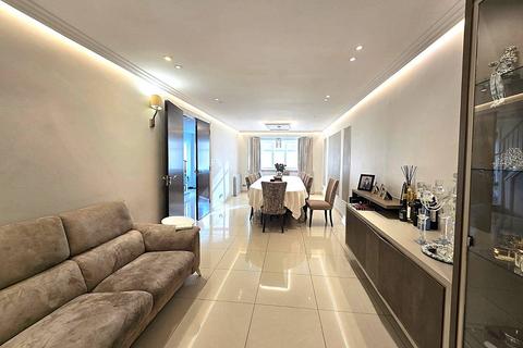 6 bedroom semi-detached house for sale, Sinclair Grove, NW11