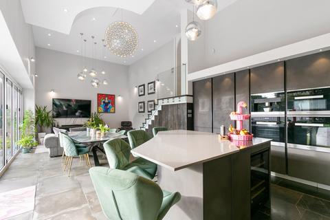 undefined, Madeley Road, London, W5