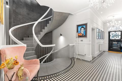 undefined, Madeley Road, London, W5