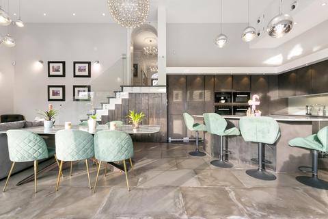 undefined, Madeley Road, London, W5