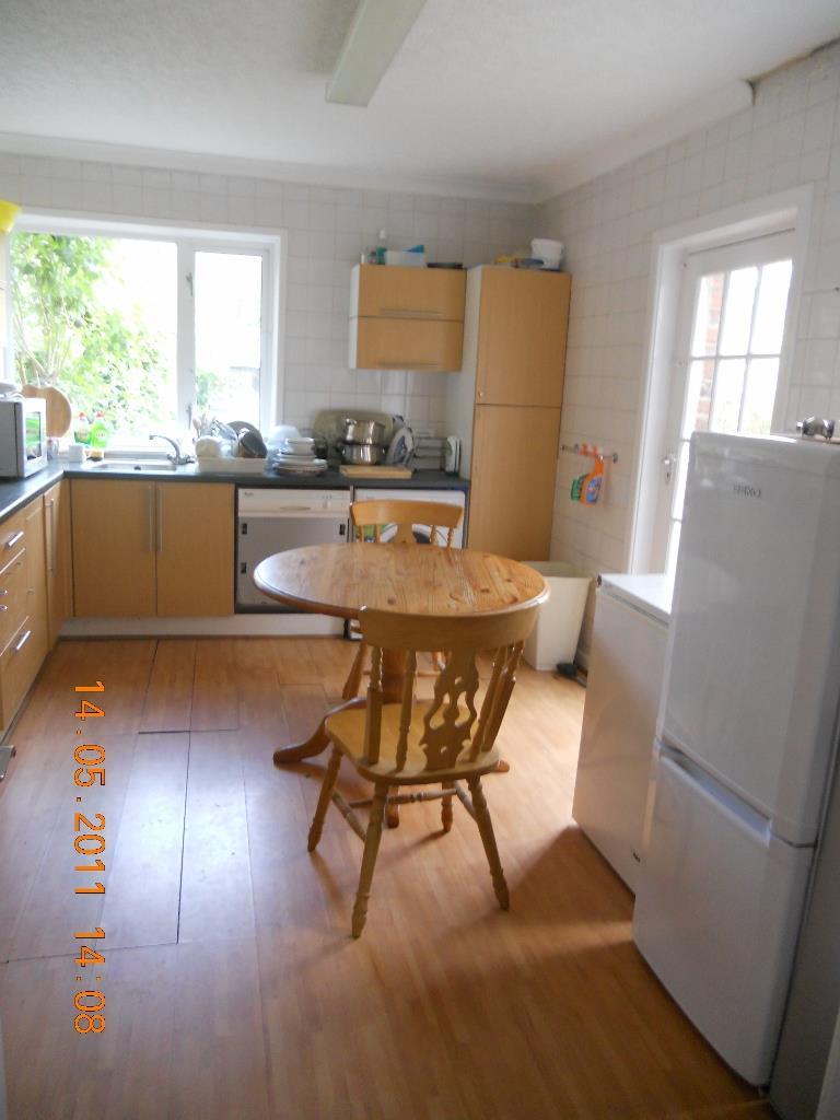 Kitchen (2).jpg
