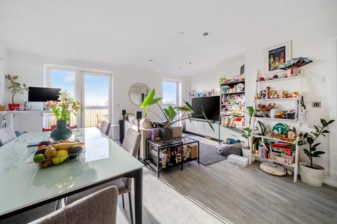1 bedroom flat for sale, Trinity Way, Acton, London, W3