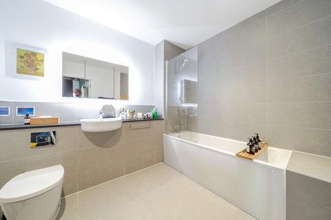1 bedroom flat for sale, Trinity Way, Acton, London, W3