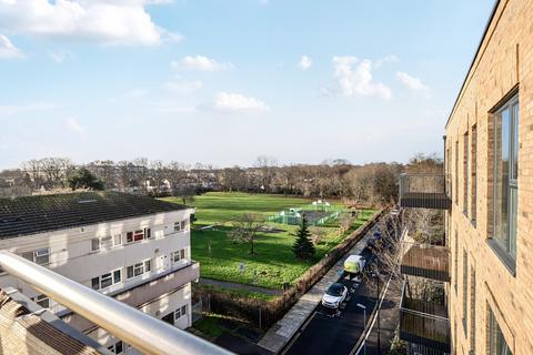 1 bedroom flat for sale, Trinity Way, Acton, London, W3