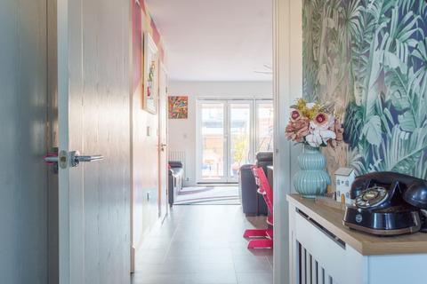 3 bedroom semi-detached house for sale, Eastlake, Swindon SN25