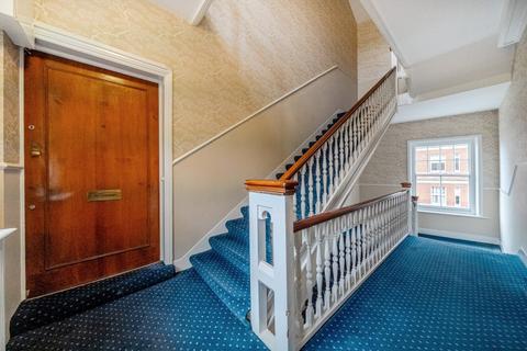 3 bedroom flat for sale, Prince Of Wales Drive, Battersea, London, SW11