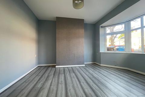 2 bedroom terraced house to rent, 21st Avenue, Hull HU6