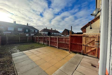 2 bedroom terraced house to rent, 21st Avenue, Hull HU6