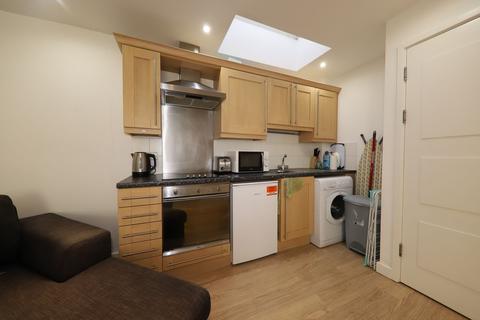 1 bedroom property to rent, Church Street, Rickmansworth WD3