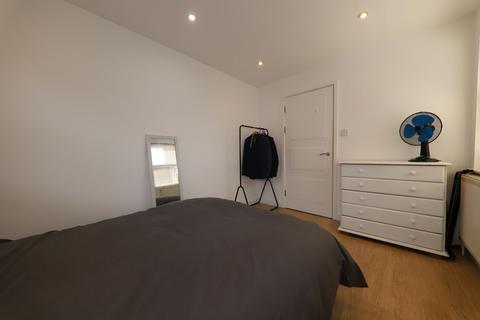 1 bedroom property to rent, Church Street, Rickmansworth WD3