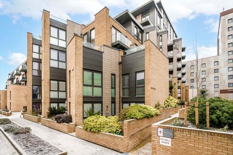 undefined, Baltic Avenue, Brentford TW8