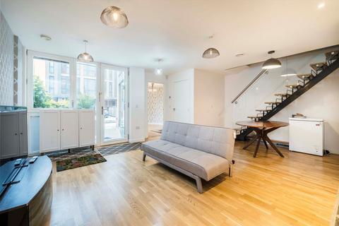 undefined, Baltic Avenue, Brentford TW8