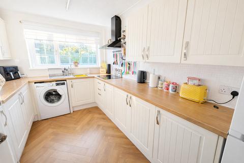 2 bedroom semi-detached bungalow for sale, Greenfield Gardens, Flanderwell