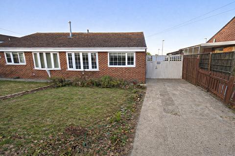 2 bedroom semi-detached bungalow for sale, Greenfield Gardens, Flanderwell