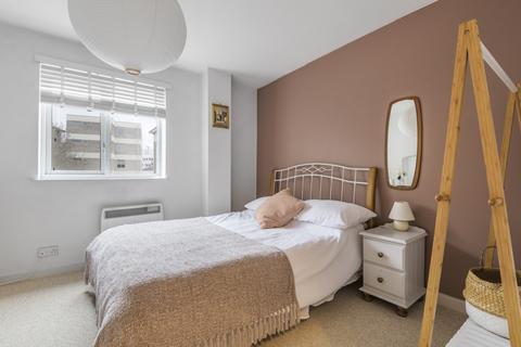 1 bedroom flat to rent, Lee Road, Blackheath, SE3