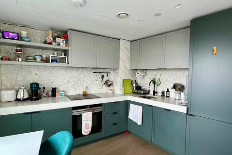 2 bedroom flat to rent, Greenwich peninsula, 8 Cutter London SE10