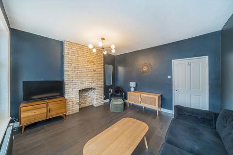 4 bedroom flat to rent, Heath Street, London NW3
