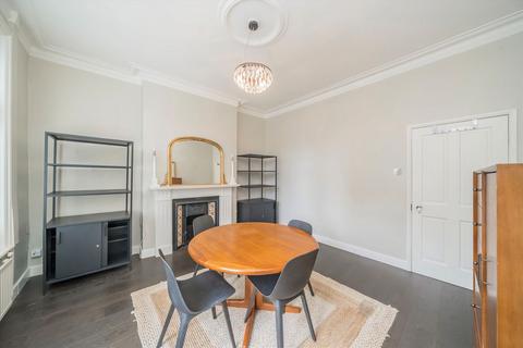 4 bedroom flat to rent, Heath Street, London NW3