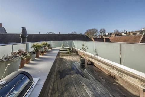 4 bedroom flat to rent, Heath Street, London NW3