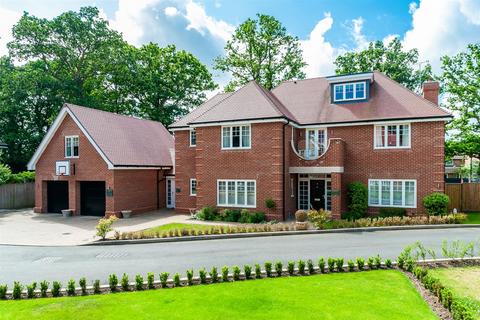 The Spinney, Gerrards Cross SL9