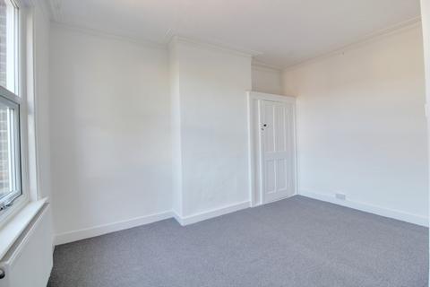 1 bedroom flat to rent, Kensington Road, Southend On Sea SS1