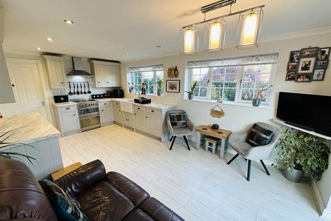 5 bedroom detached house for sale, Cawood Road, Wistow, Selby
