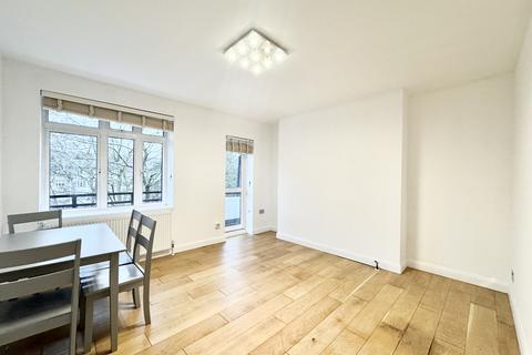 3 bedroom apartment to rent, Oaklands Estate, London SW4