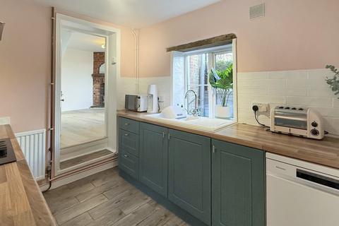2 bedroom cottage for sale, Marsh Street, Warminster