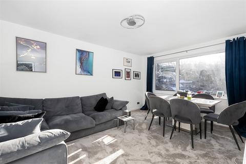 2 bedroom apartment for sale, Hawkhirst Road, Kenley CR8