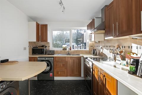 2 bedroom apartment for sale, Hawkhirst Road, Kenley CR8