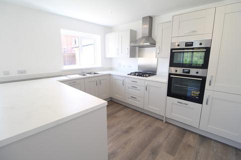 4 bedroom detached house to rent, Pettits Drive, Bury St Edmunds IP32