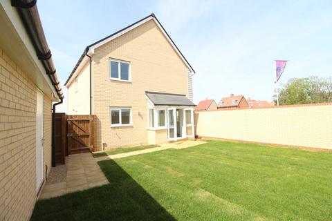 4 bedroom detached house to rent, Pettits Drive, Bury St Edmunds IP32