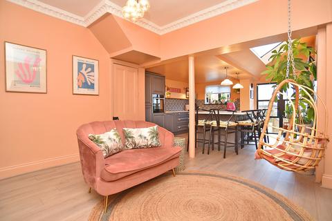 2 bedroom terraced house for sale, Gladstone Street, Harrogate