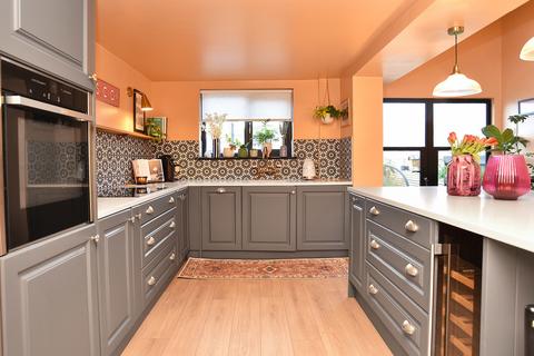 2 bedroom terraced house for sale, Gladstone Street, Harrogate