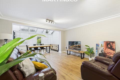 5 bedroom semi-detached house to rent, Brackendale Close, Englefield Green TW20