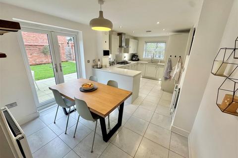 4 bedroom detached house for sale, Townsend Close, Wilmslow