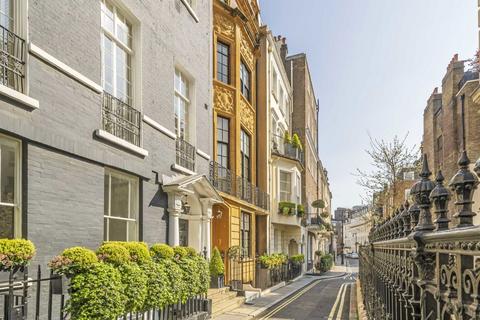 2 bedroom flat to rent, Charles Street, London W1J