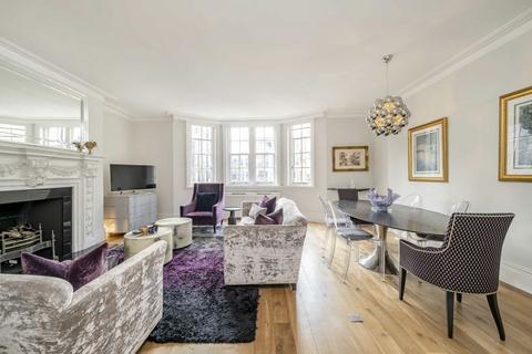 2 bedroom flat to rent, Charles Street, London W1J