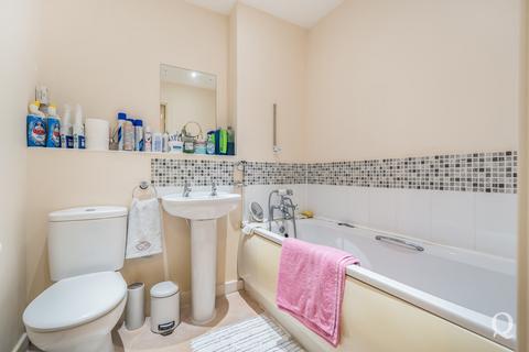 2 bedroom apartment for sale, Samuel Drive, Kemsley, Sittingbourne, Kent, ME10