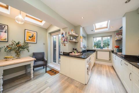 3 bedroom house for sale, Derby Road, London SW19