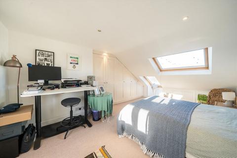 3 bedroom house for sale, Derby Road, London SW19