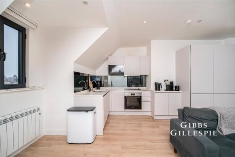 undefined, Gunnersbury Avenue, London, W5