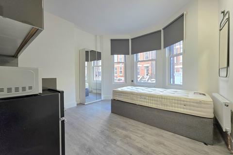 Studio to rent, Lime Hill Road, Tunbridge Wells, Kent, TN1