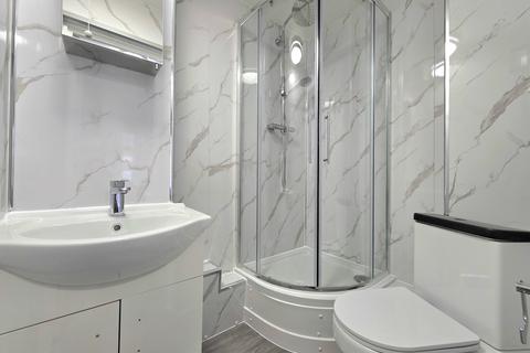 Studio to rent, Lime Hill Road, Tunbridge Wells, Kent, TN1