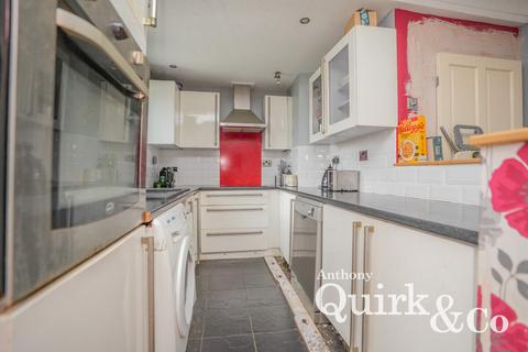 3 bedroom semi-detached house for sale, Furtherwick Road, Canvey Island, SS8