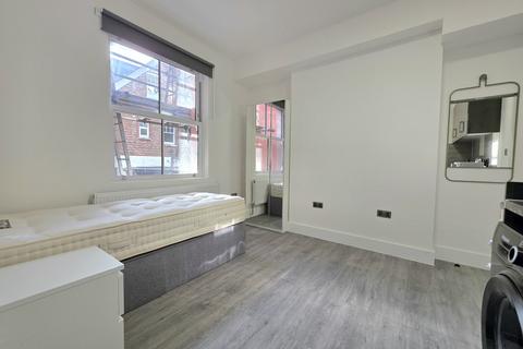 Studio to rent, Lime Hill Road, Tunbridge Wells, Kent, TN1