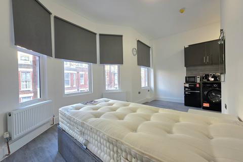 Studio to rent, Lime Hill Road, Tunbridge Wells, Kent, TN1