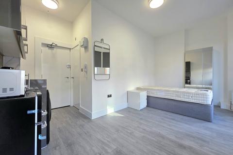 Studio to rent, Lime Hill Road, Tunbridge Wells, Kent, TN1