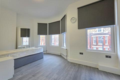 Studio to rent, Lime Hill Road, Tunbridge Wells, Kent, TN1