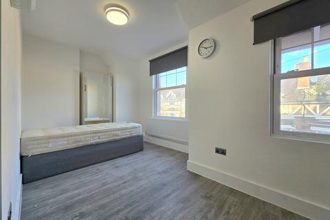 Studio to rent, Lime Hill Road, Tunbridge Wells, Kent, TN1